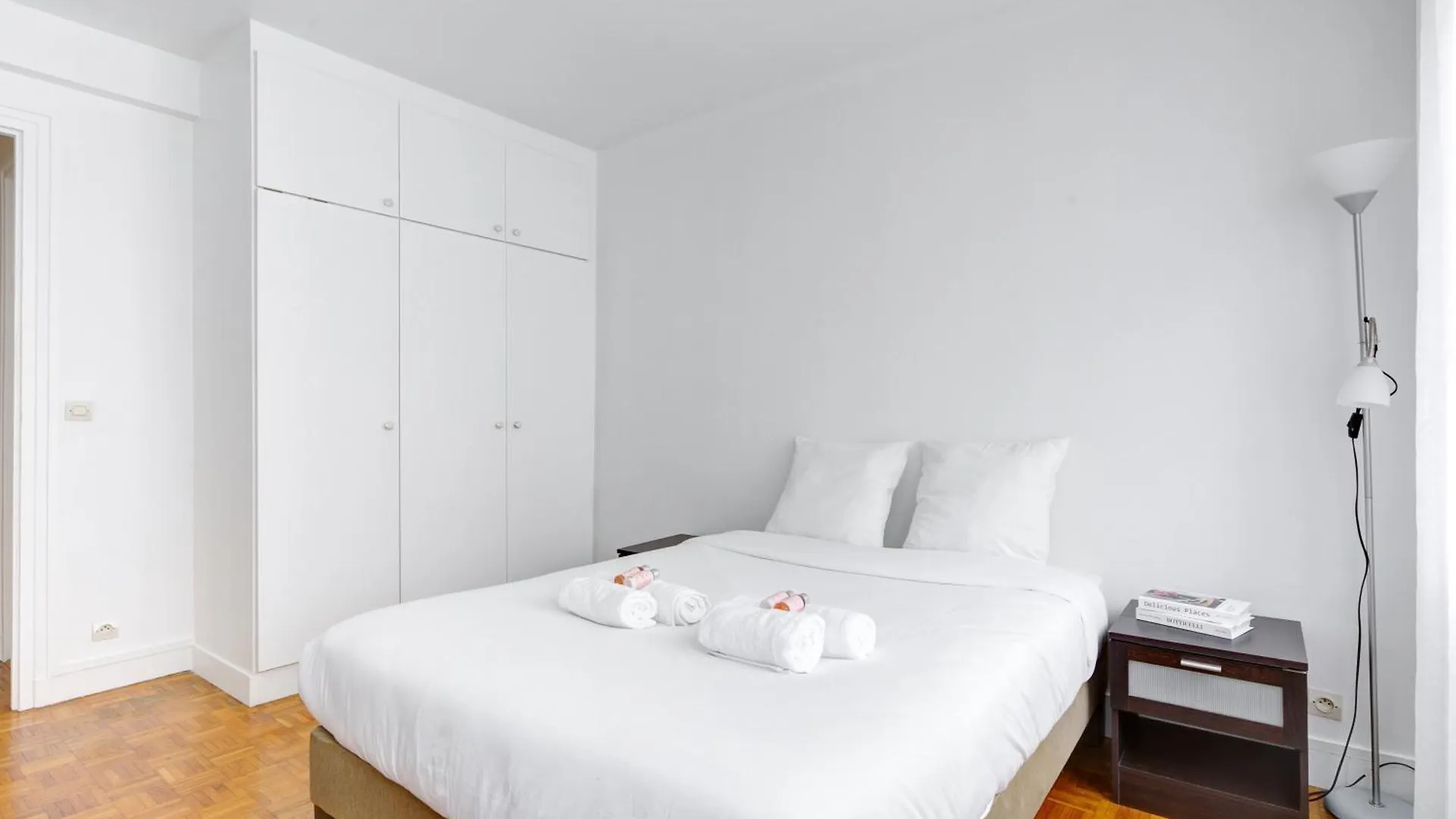 126 - Trocadero 8 Minutes A Pieds Tour Eiffel 7 Pers Appartement Parijs