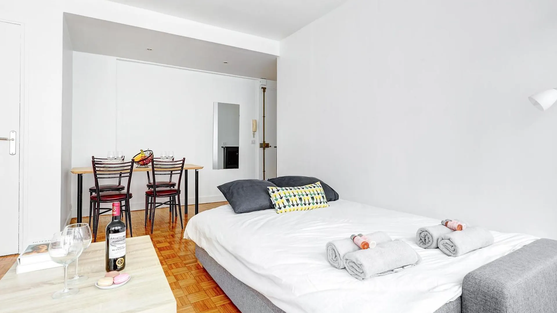 126 - Trocadero 8 Minutes A Pieds Tour Eiffel 7 Pers Appartement Parijs